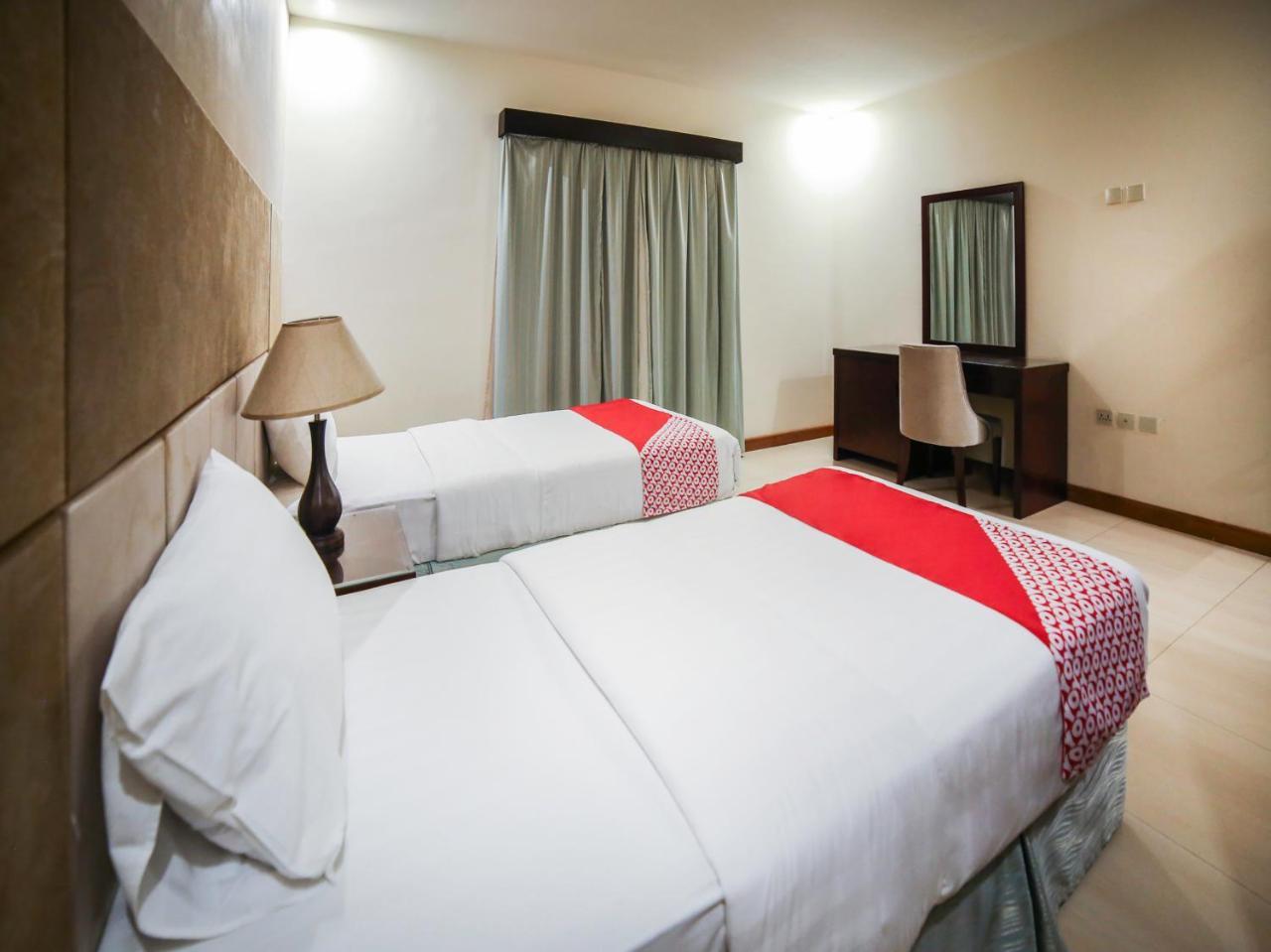 Night Inn Hotel Эль-Хубар Экстерьер фото