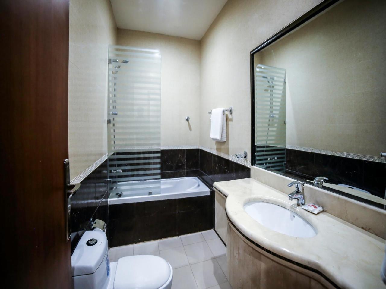 Night Inn Hotel Эль-Хубар Экстерьер фото